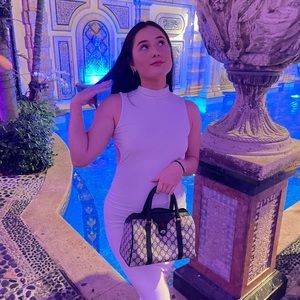 Meet your Posher, Faith